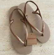 Bronze_flip-flops_product_showcase_202606291721